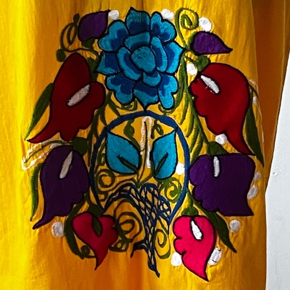 Vintage, yellow embroidered mumu - Picture 3 of 12